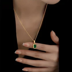 Premium Sense Minimalist Elegant Emerald Pendant Necklace