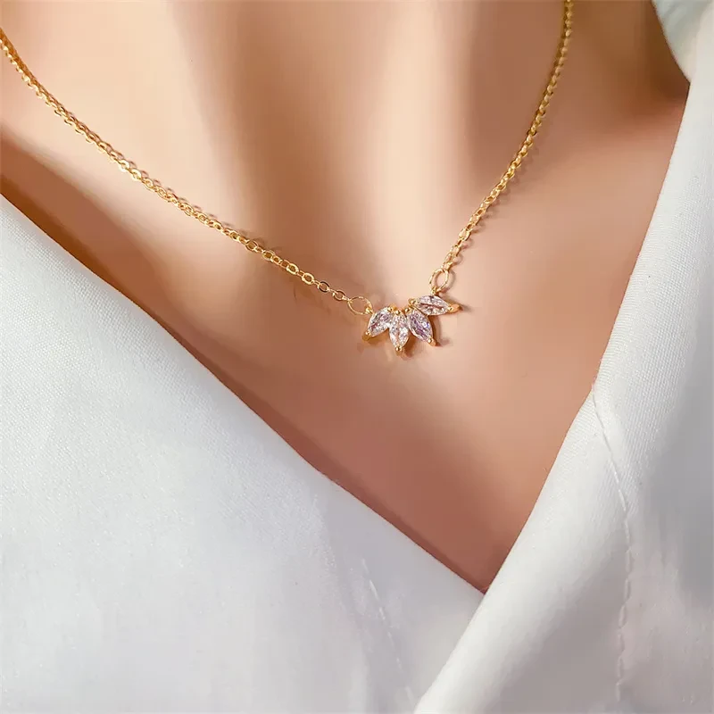 Fashion Jewelry Minimalist Shining Flower Petal Necklace