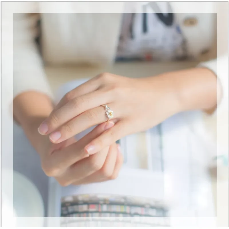 Daisy small leaf ring