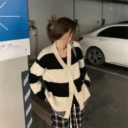 Elegant Plaid Knit Contrast Top for Women