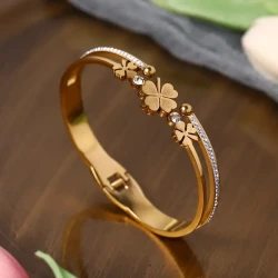 Exquisite Four Leaf Clovers Bangle Bracelet