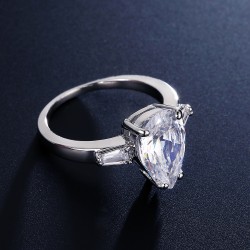 European And American Water Drop Zircon Ring